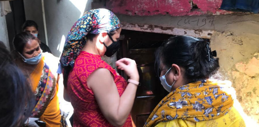 Dr Kiran visits Safeda Basti slum community