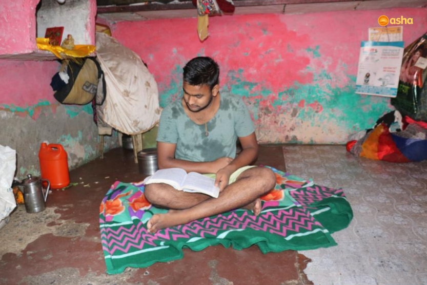 Asha student Vivek- the first student from Kanchan Basti slum who will attend University