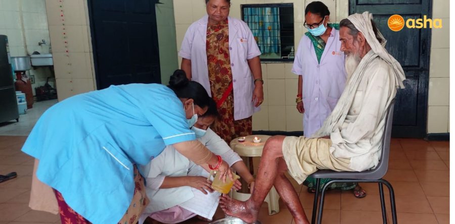 Sitaram, an Abandoned Elderly from Mayapuri Slum, receives deep affection and homely care at Asha