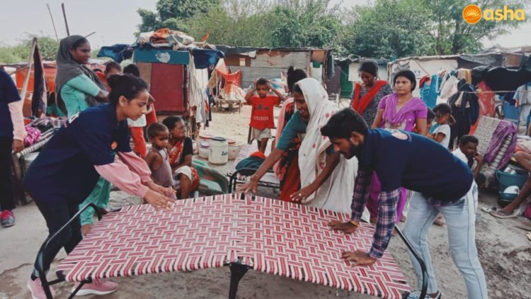 Asha reaches out to the recent Flash Flood Affected Yamuna Riverbed Slum community