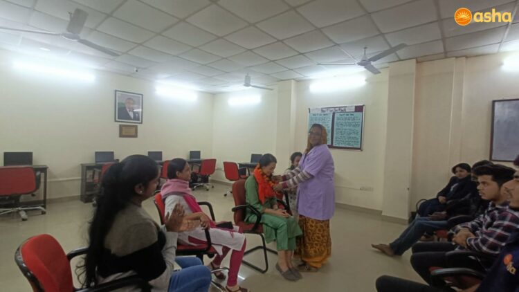 Dr Saffron Homayoun, a Child and Adolescent Psychiatrist, visited Dr Ambedkar Basti slum community