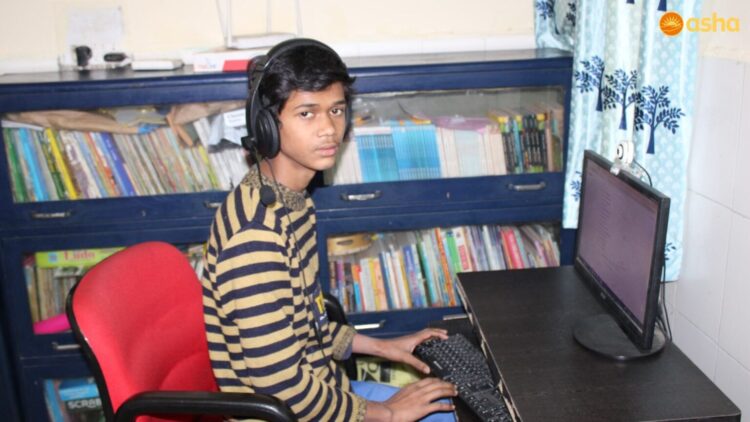 Zaid, a young boy from Zakhira Slum, overcomes adverse family challenges with Asha’s Support.