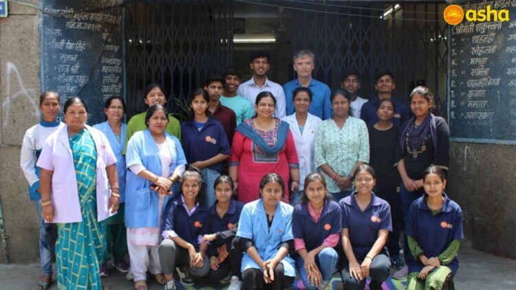 British High Commissioner Alex Ellis visits Asha’s Mayapuri Slum Community.